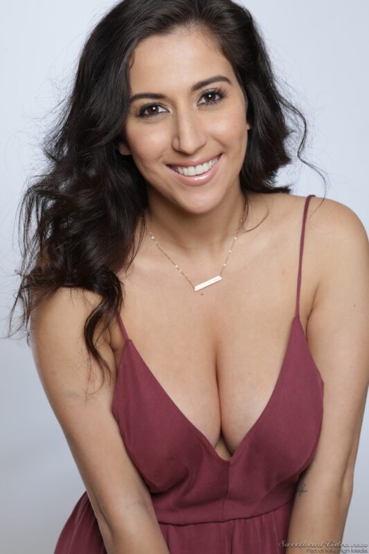 Hot Latina porn star April O'Neil