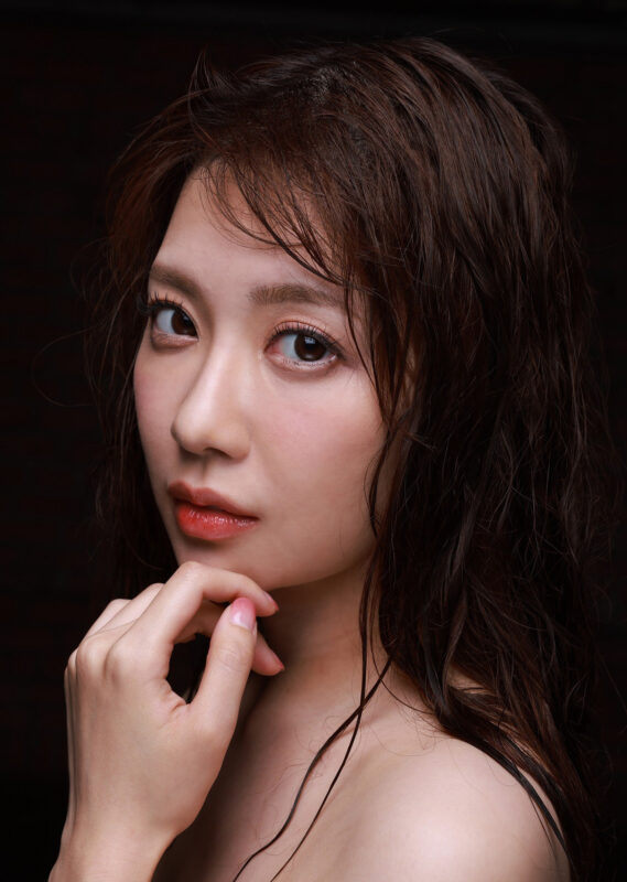 Sexy Japanese babe Shion Utsunomiya