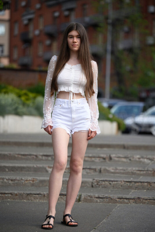 Sexy Ukrainian girl Marichka Glory posing ont he street