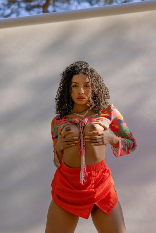 Valery Ponce nude gallery