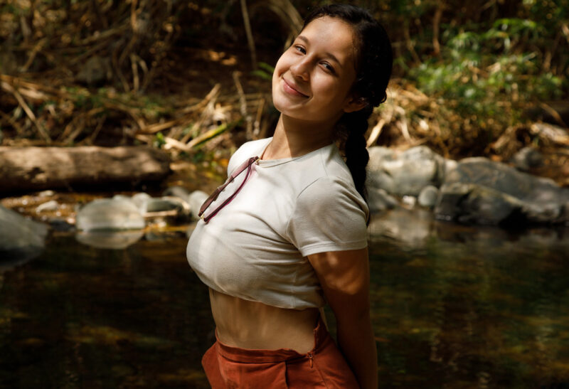 Cute Colombian model Mel Castaneda