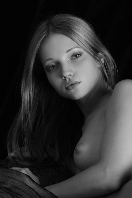 Black and white erotic photography / Artistic nudes